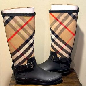 Burberry Women's Simeon Vintage Check Rain Boots (Authentic) Like New!